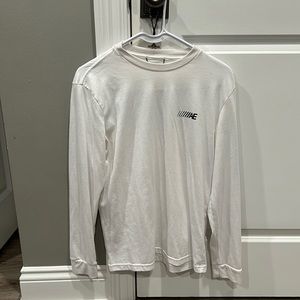 Small white and black American Eagle long sleeve Cotten shirt